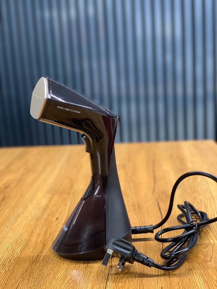 اتو بخار گر 1960 وات آزور مدل AZ-110HS